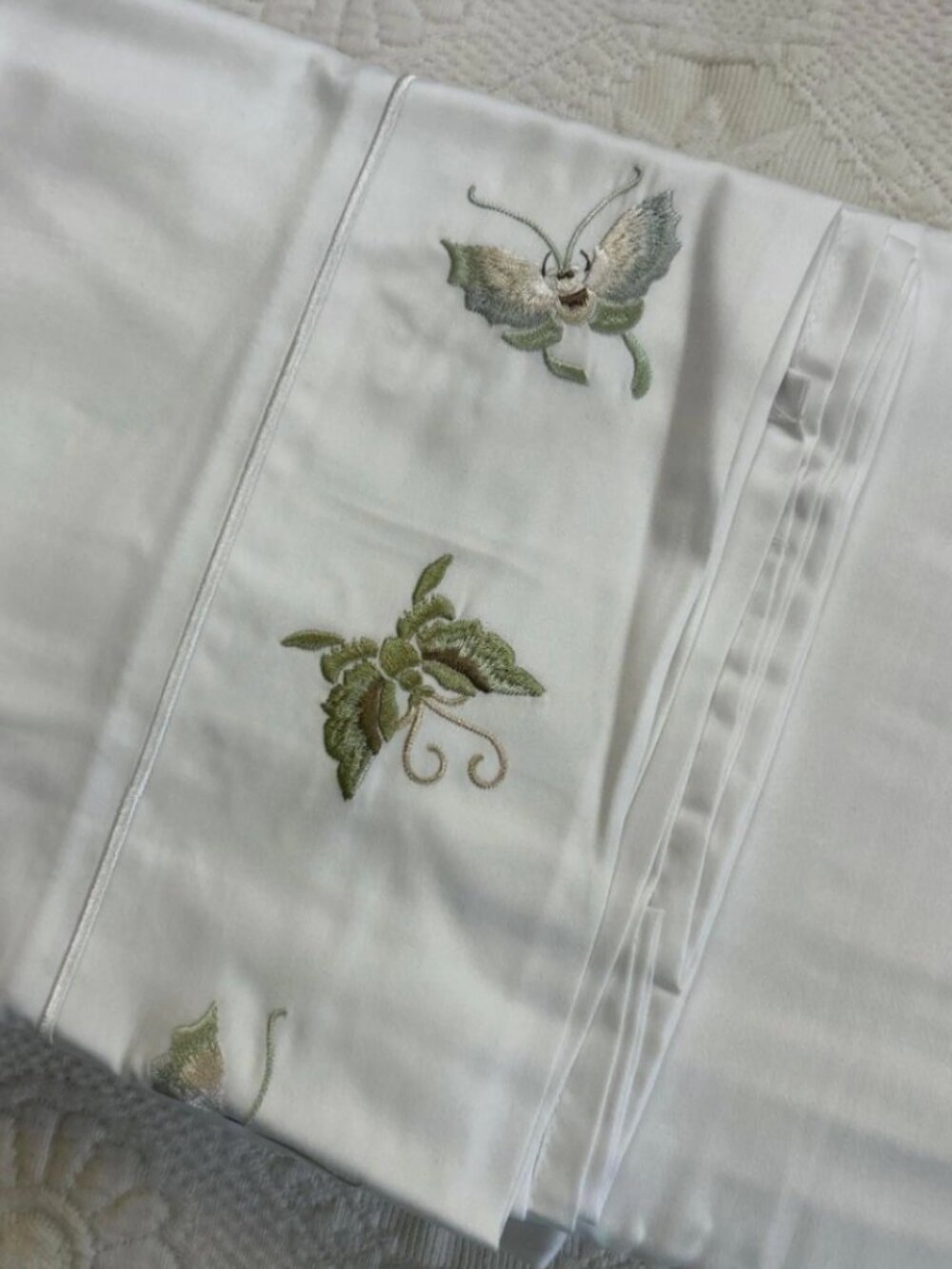 vintage Cuddledown queen sheetset: embroidered green butterflies